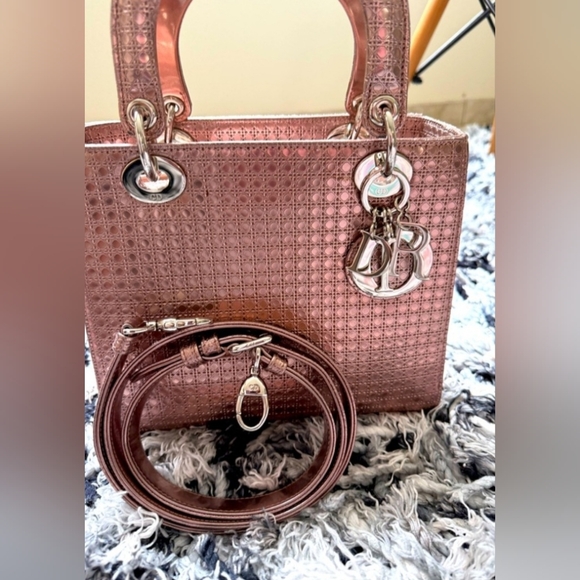 ❗️SOLD❗ady Dior Patent Laether Matallic excellent Pre-owned Condition Pink - Picture 2 of 12